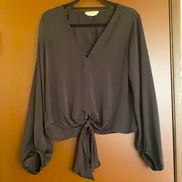 Love Stitch Tops - Lovestitch black balloon sleeve top